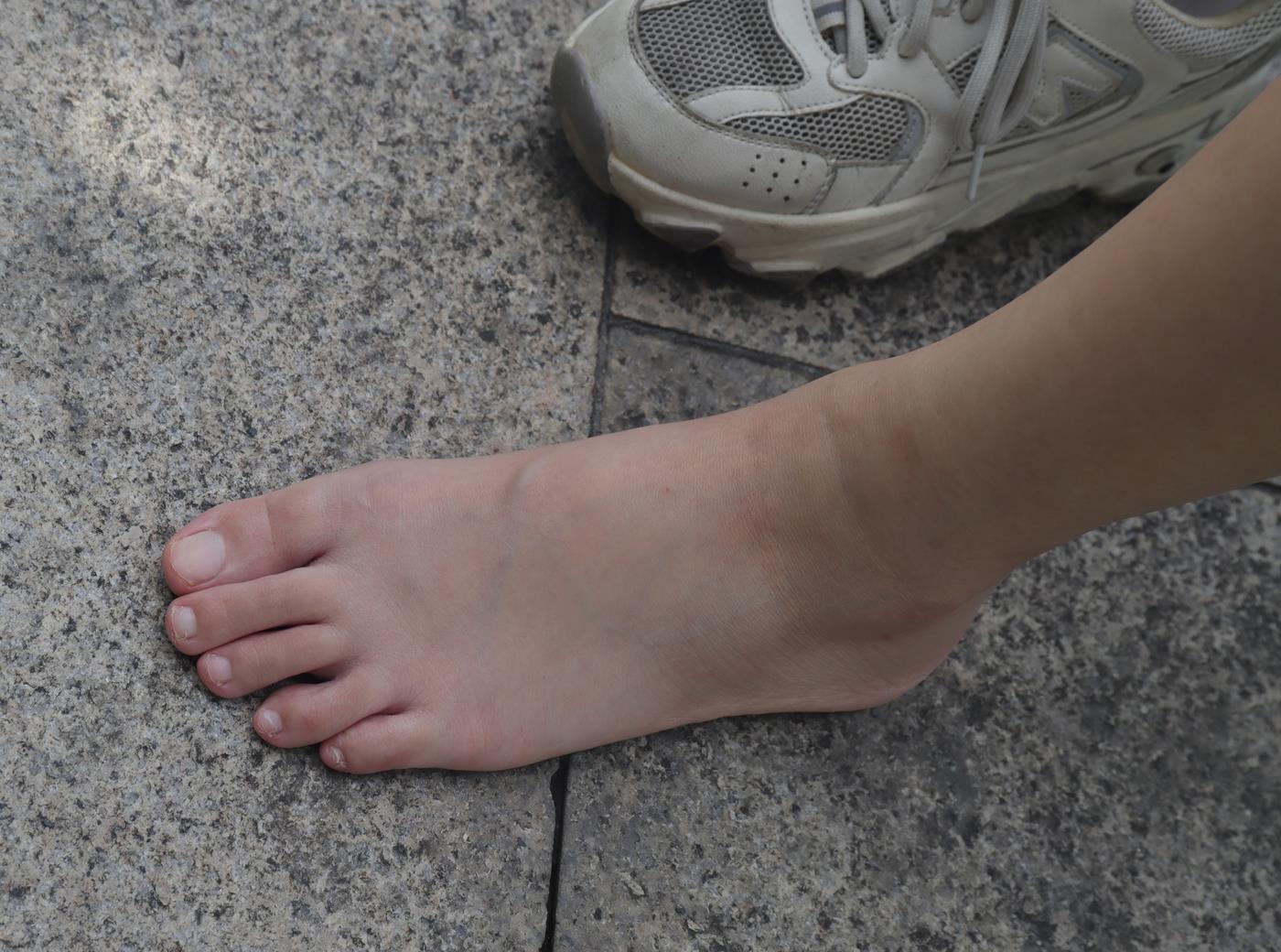 图片[12]-Pary摄影 NO.001 大美女慧婷公园展示美脚 (2) [69P] – 速更版-美库