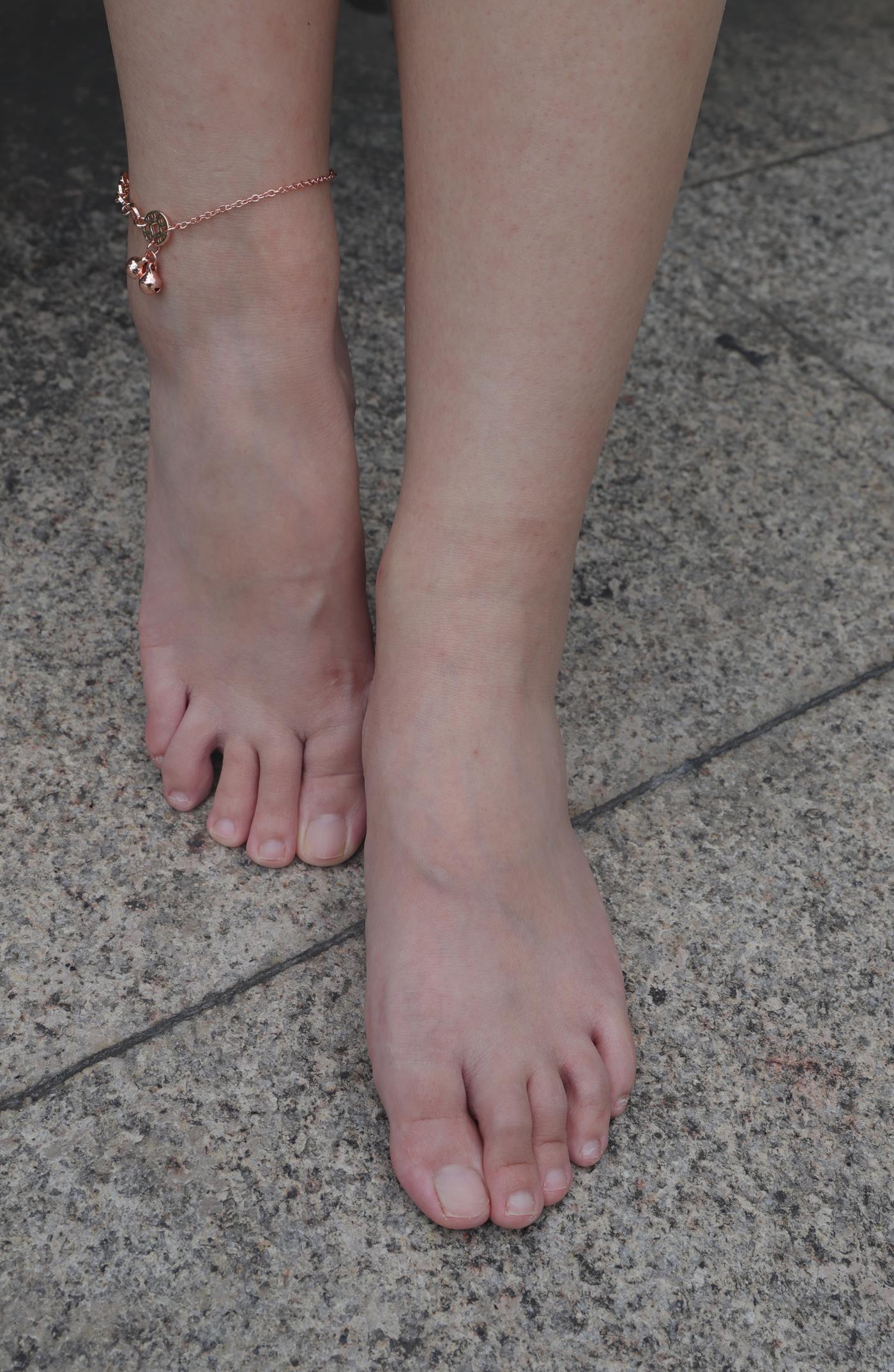 图片[39]-Pary摄影 NO.001 大美女慧婷公园展示美脚 (1) [84P] – 速更版-美库