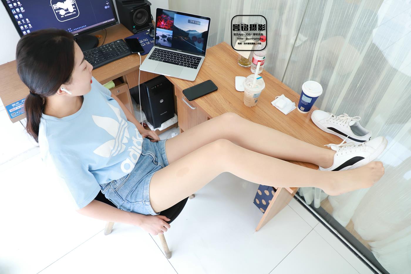 图片[27]-[誉铭传媒]袜足摄影 2022年《2022微信群第7套》[70P] – 速更版-美库