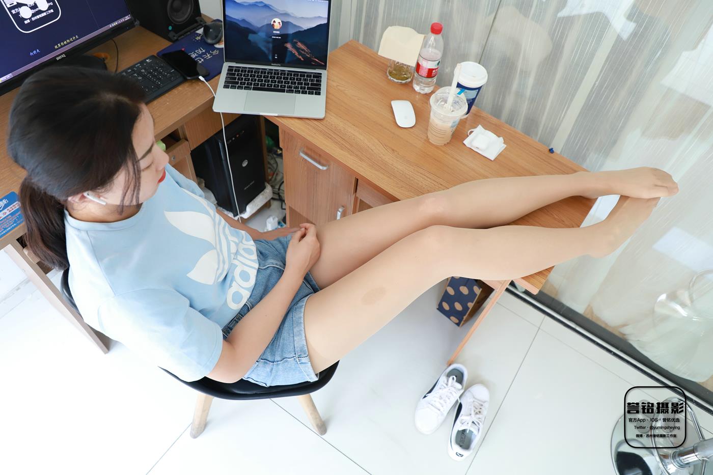 图片[61]-[誉铭传媒]袜足摄影 2022年《2022微信群第7套》[70P] – 速更版-美库