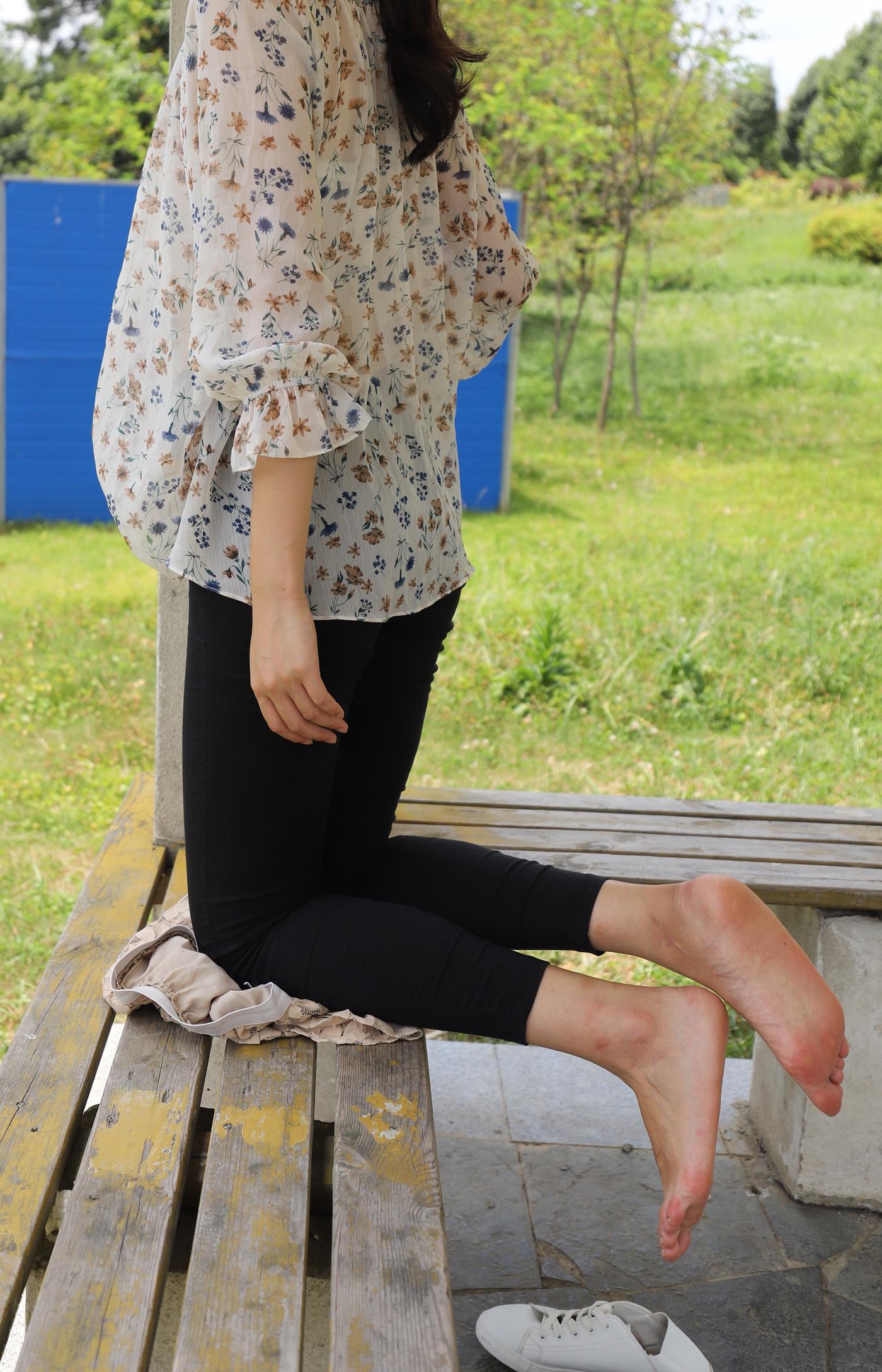 图片[11]-大西瓜爱牙膏-2019 12X活动 模特3（三）公园短丝 短袜 (4) [41P] – 速更版-美库