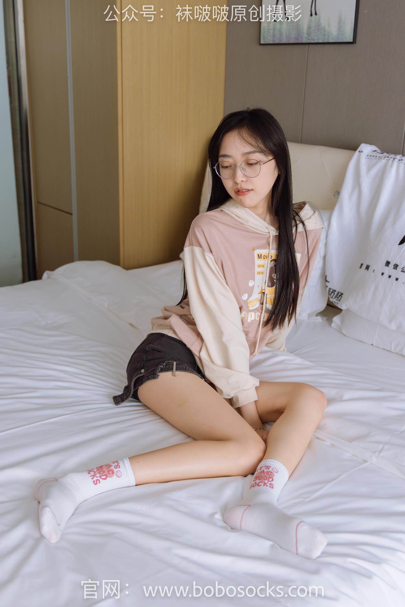 图片[51]-[BoBoSocks袜啵啵]NO.143 稚予-匡威板鞋、vans帆布鞋、两双白棉袜 (1) [84P] – 速更版-美库