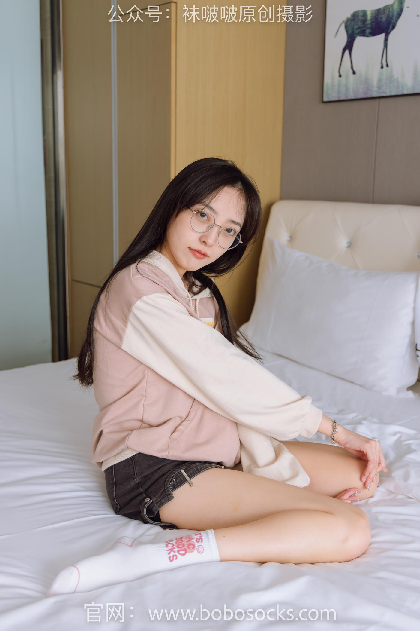 图片[61]-[BoBoSocks袜啵啵]NO.143 稚予-匡威板鞋、vans帆布鞋、两双白棉袜 (1) [84P] – 速更版-美库
