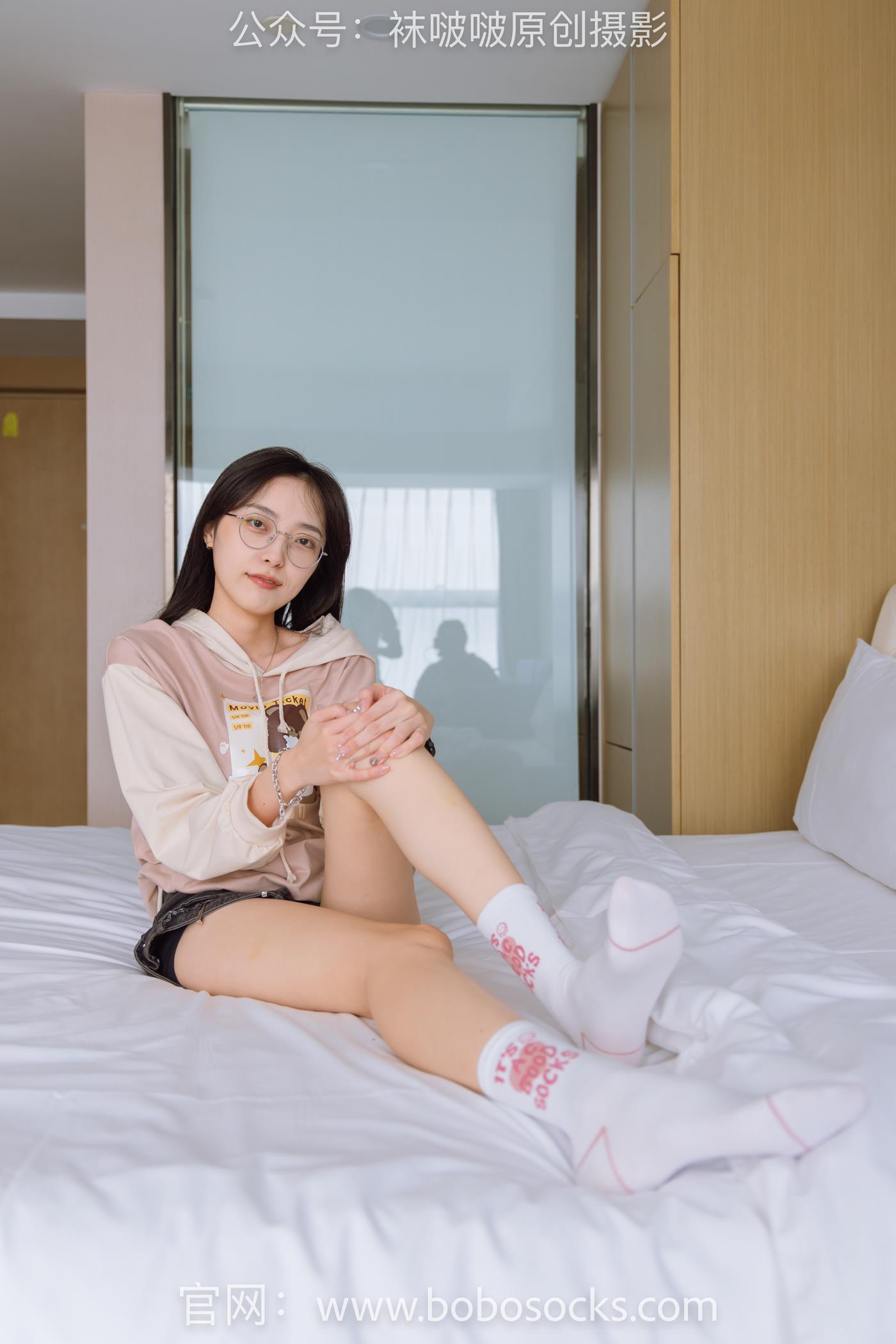 图片[66]-[BoBoSocks袜啵啵]NO.143 稚予-匡威板鞋、vans帆布鞋、两双白棉袜 (1) [84P] – 速更版-美库
