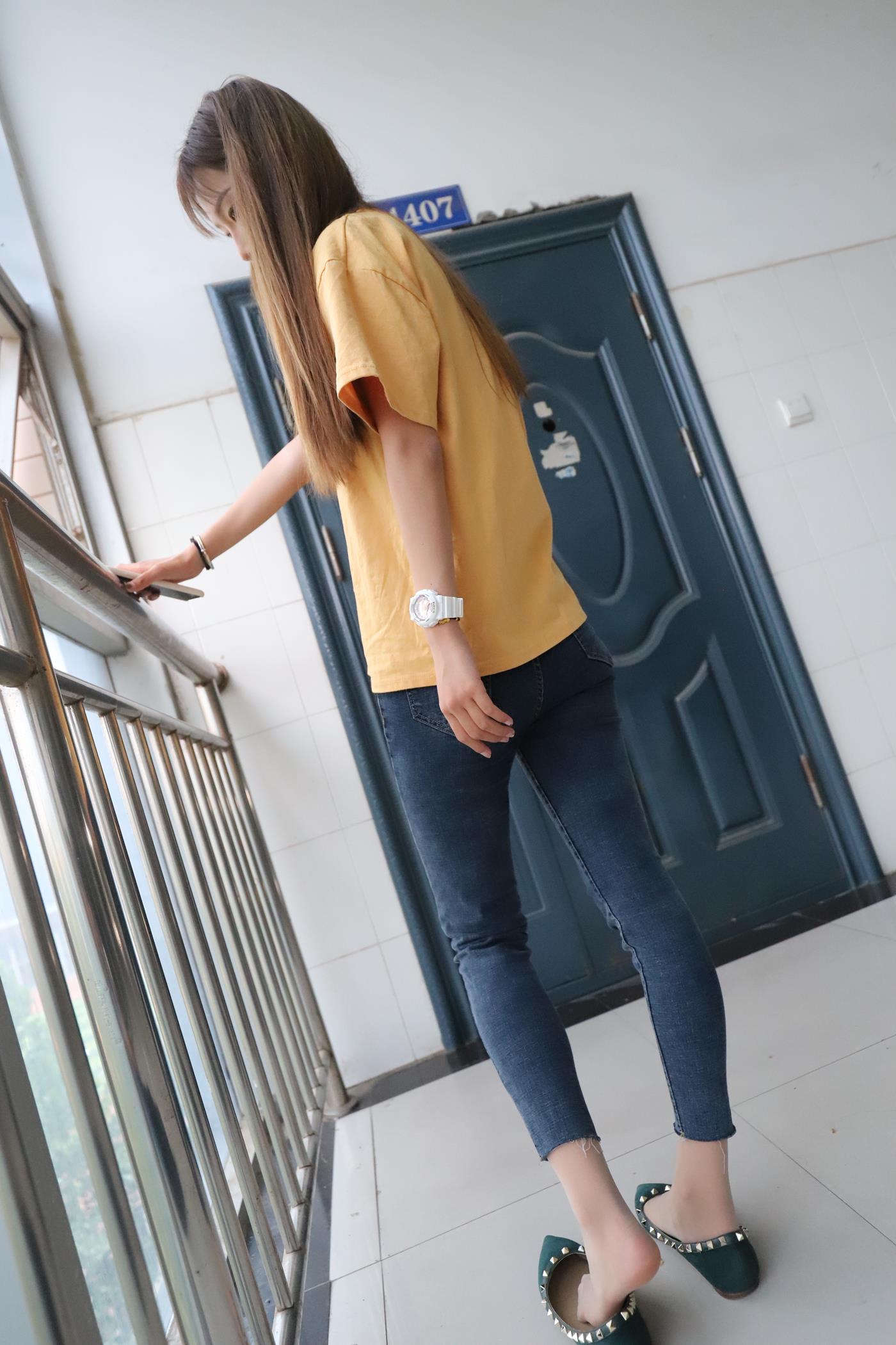 图片[10]-大西瓜爱牙膏-2020 01X活动 模特1（一） 教室牛仔裤里丝 (1) [84P] – 速更版-美库