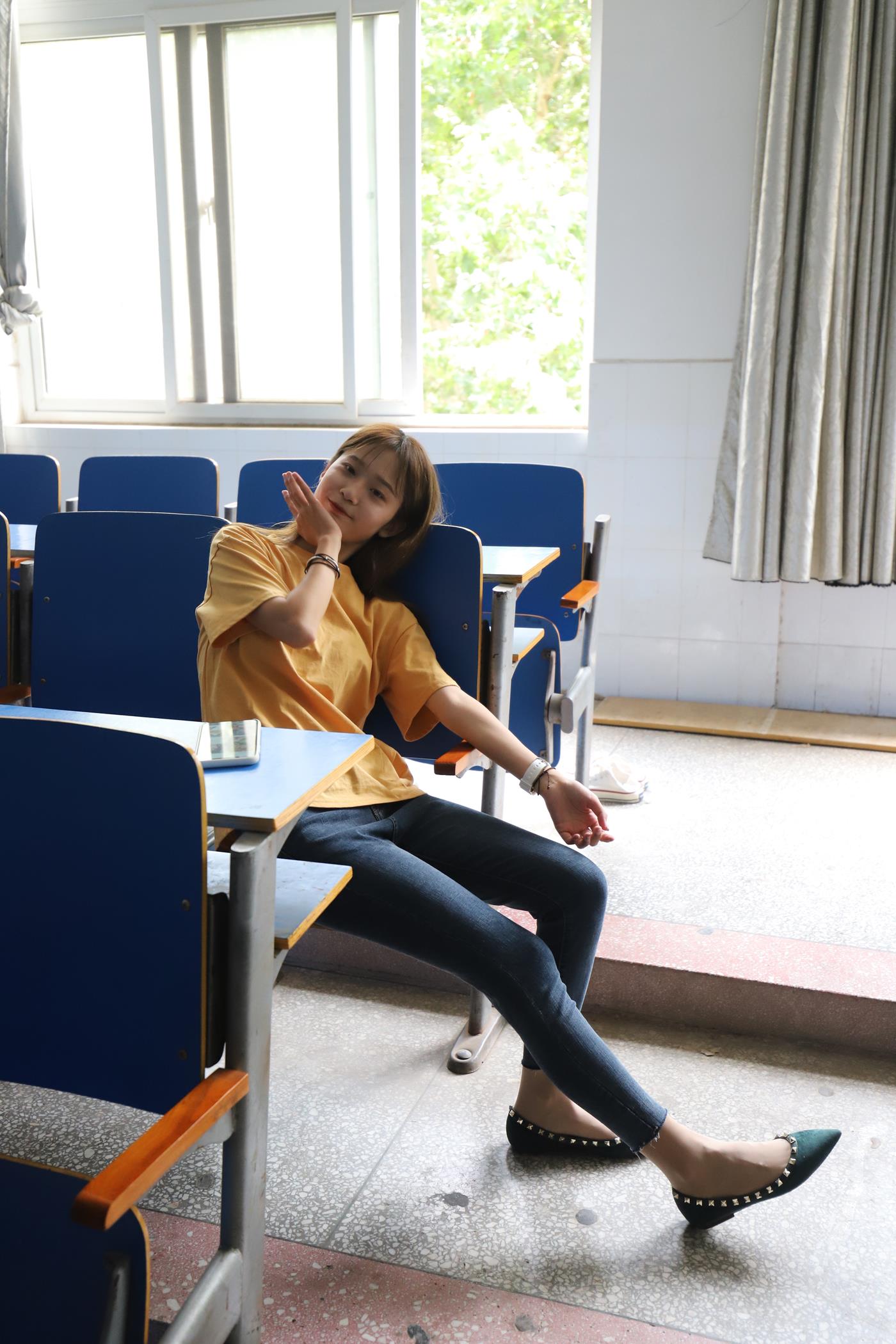 图片[13]-大西瓜爱牙膏-2020 01X活动 模特1（一） 教室牛仔裤里丝 (1) [84P] – 速更版-美库