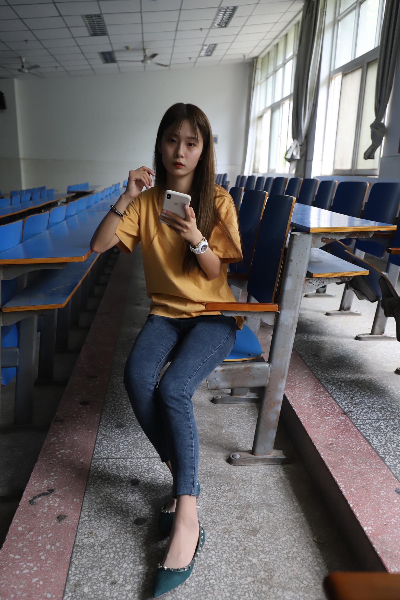 图片[17]-大西瓜爱牙膏-2020 01X活动 模特1（一） 教室牛仔裤里丝 (1) [84P] – 速更版-美库