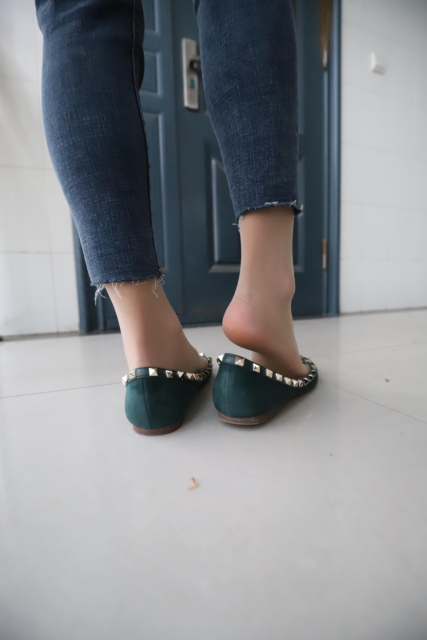 图片[14]-大西瓜爱牙膏-2020 01X活动 模特1（一） 教室牛仔裤里丝 (2) [70P] – 速更版-美库