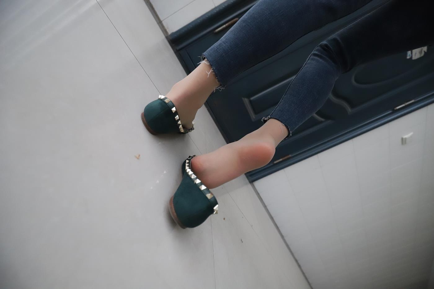 图片[15]-大西瓜爱牙膏-2020 01X活动 模特1（一） 教室牛仔裤里丝 (2) [70P] – 速更版-美库