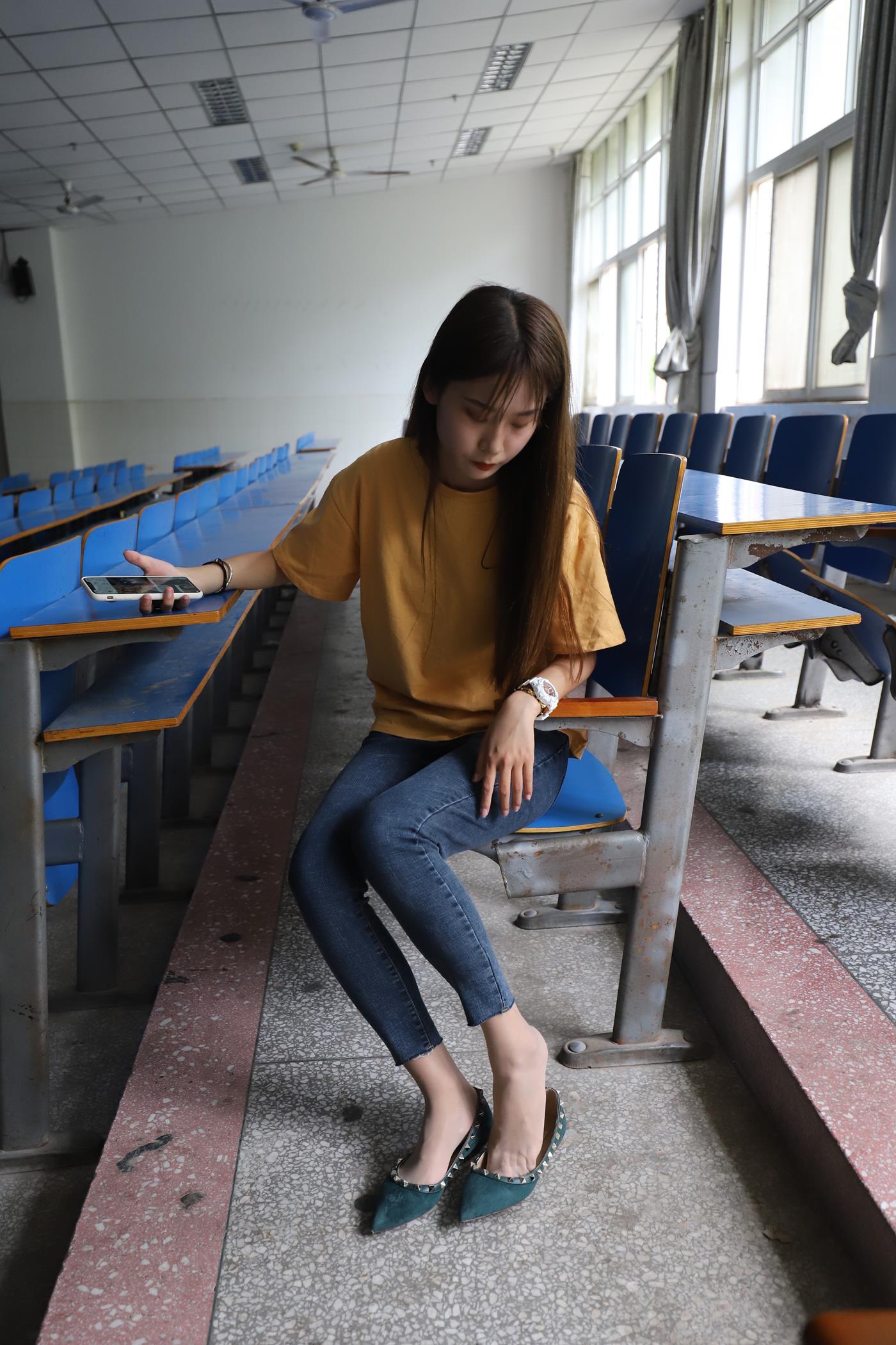 图片[20]-大西瓜爱牙膏-2020 01X活动 模特1（一） 教室牛仔裤里丝 (1) [84P] – 速更版-美库