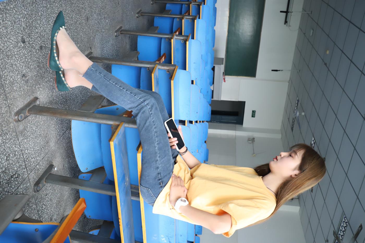 图片[16]-大西瓜爱牙膏-2020 01X活动 模特1（一） 教室牛仔裤里丝 (2) [70P] – 速更版-美库