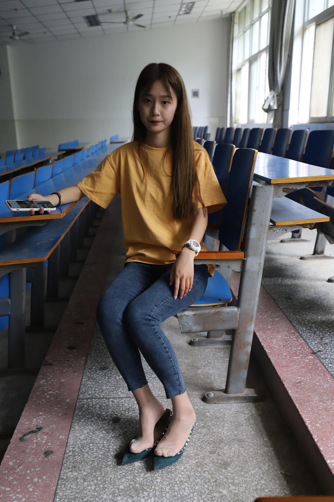 图片[23]-大西瓜爱牙膏-2020 01X活动 模特1（一） 教室牛仔裤里丝 (1) [84P] – 速更版-美库