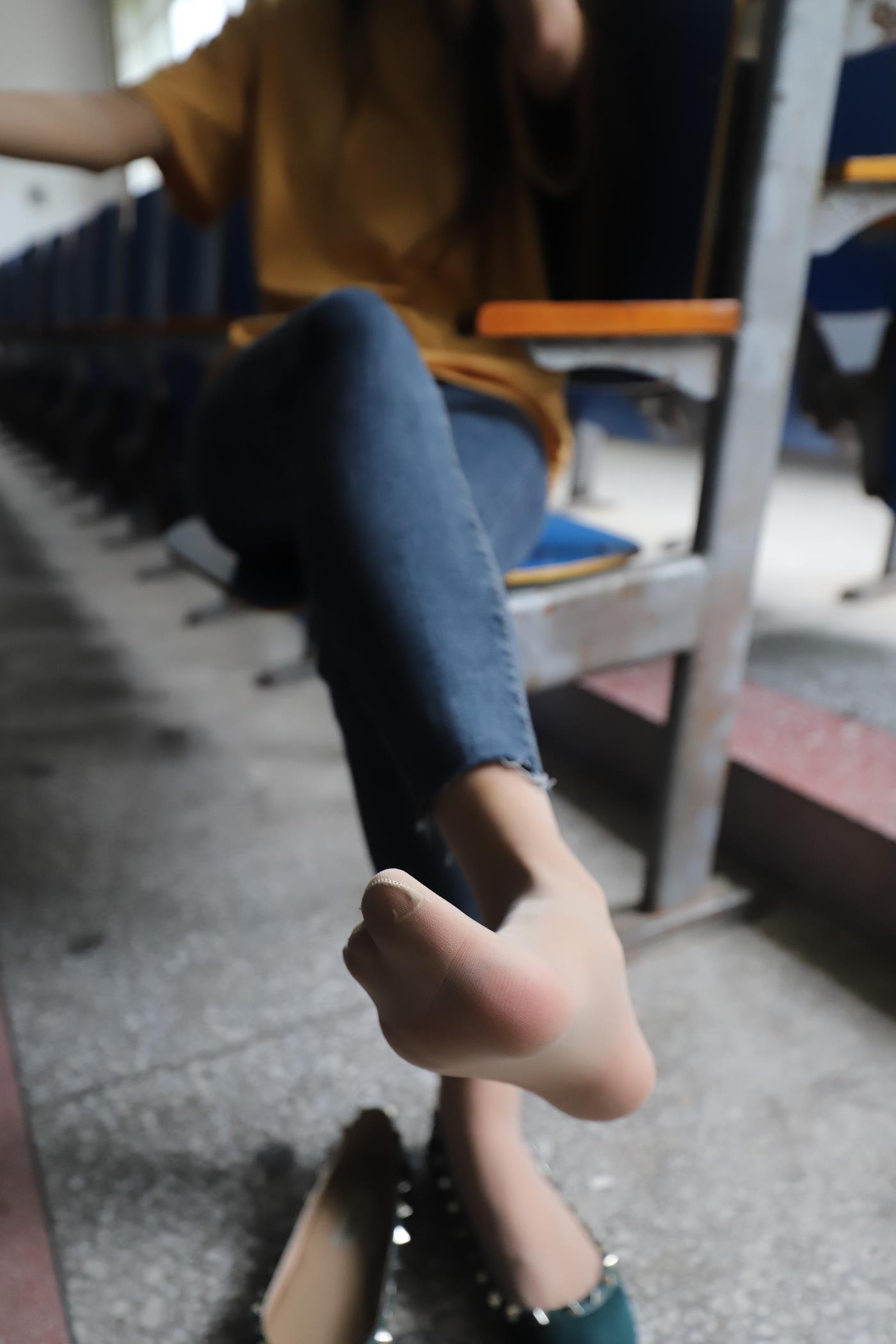 图片[25]-大西瓜爱牙膏-2020 01X活动 模特1（一） 教室牛仔裤里丝 (1) [84P] – 速更版-美库