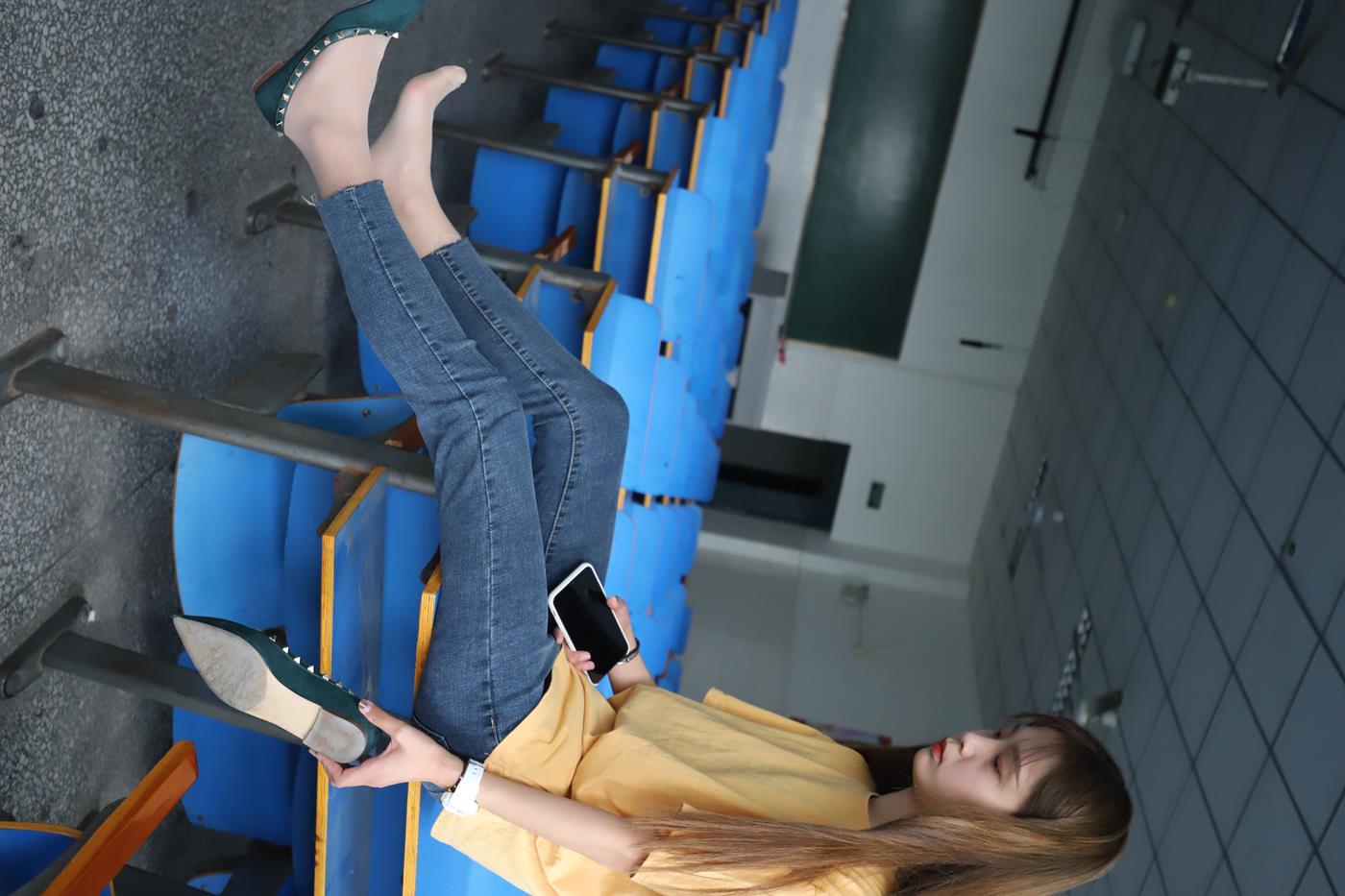 图片[18]-大西瓜爱牙膏-2020 01X活动 模特1（一） 教室牛仔裤里丝 (2) [70P] – 速更版-美库