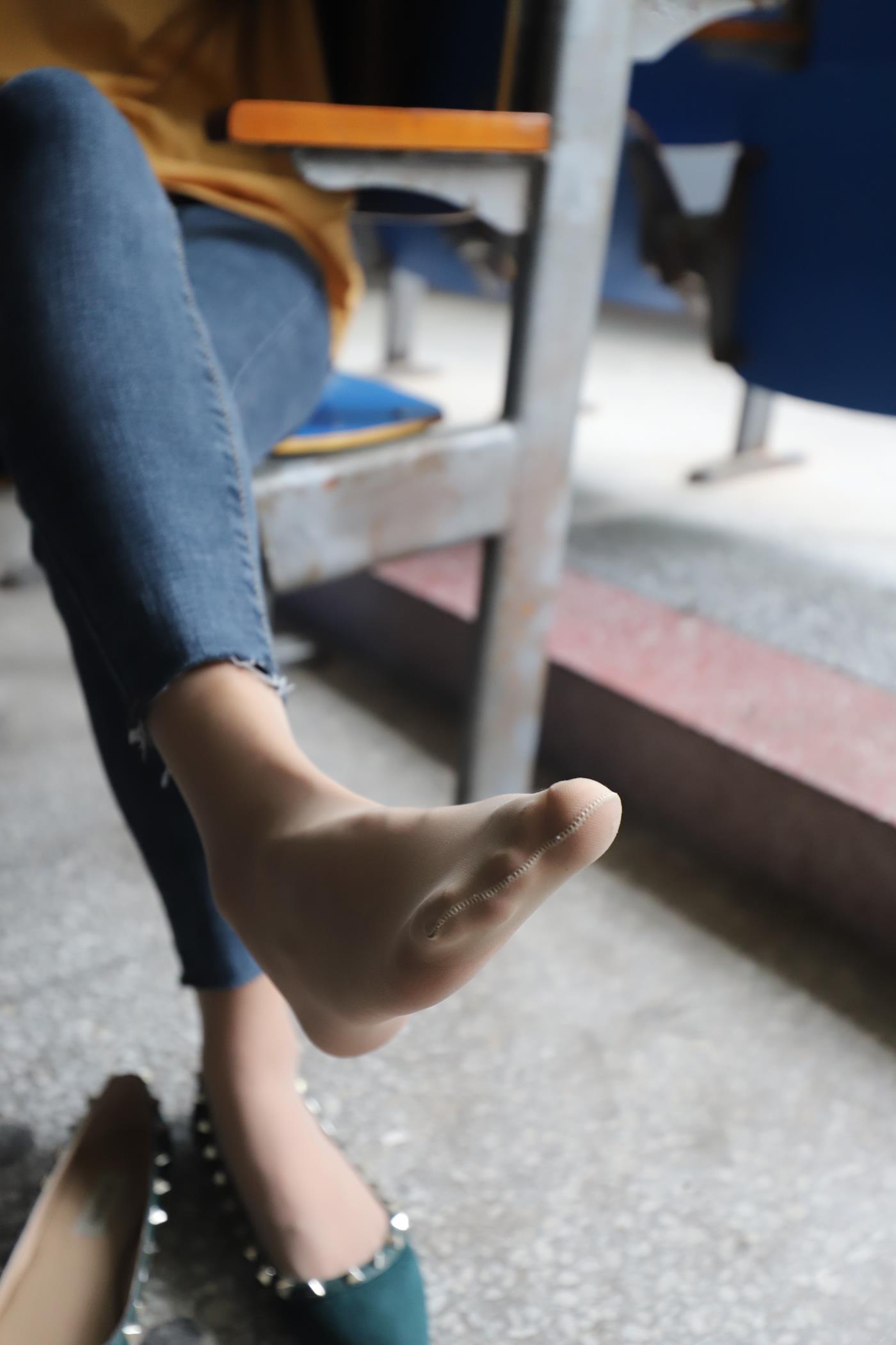 图片[26]-大西瓜爱牙膏-2020 01X活动 模特1（一） 教室牛仔裤里丝 (1) [84P] – 速更版-美库