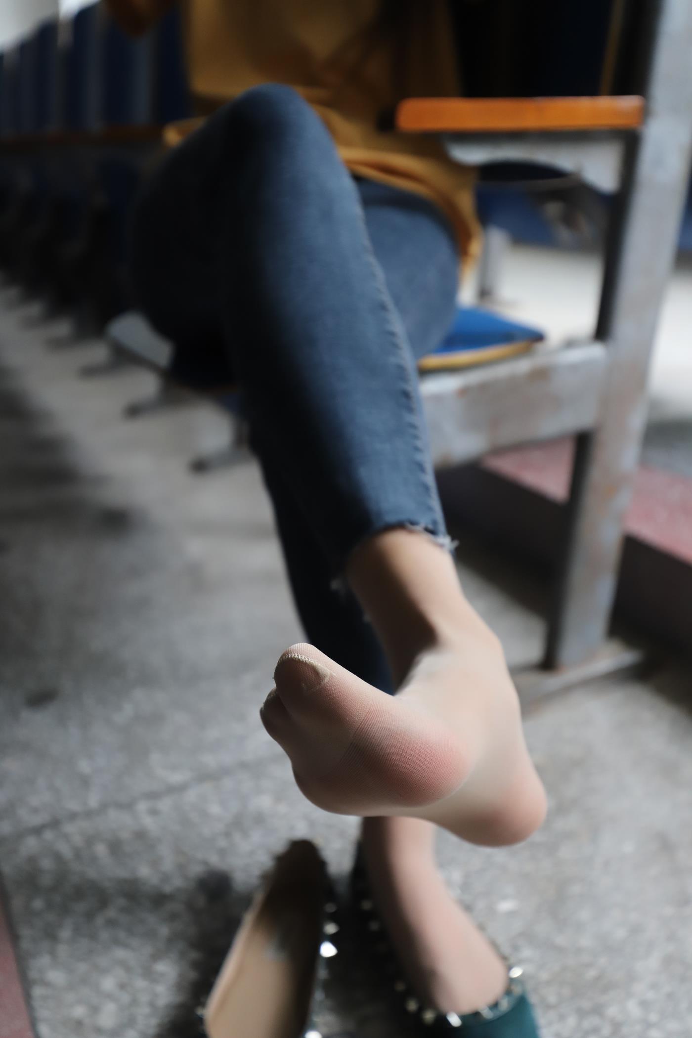 图片[27]-大西瓜爱牙膏-2020 01X活动 模特1（一） 教室牛仔裤里丝 (1) [84P] – 速更版-美库