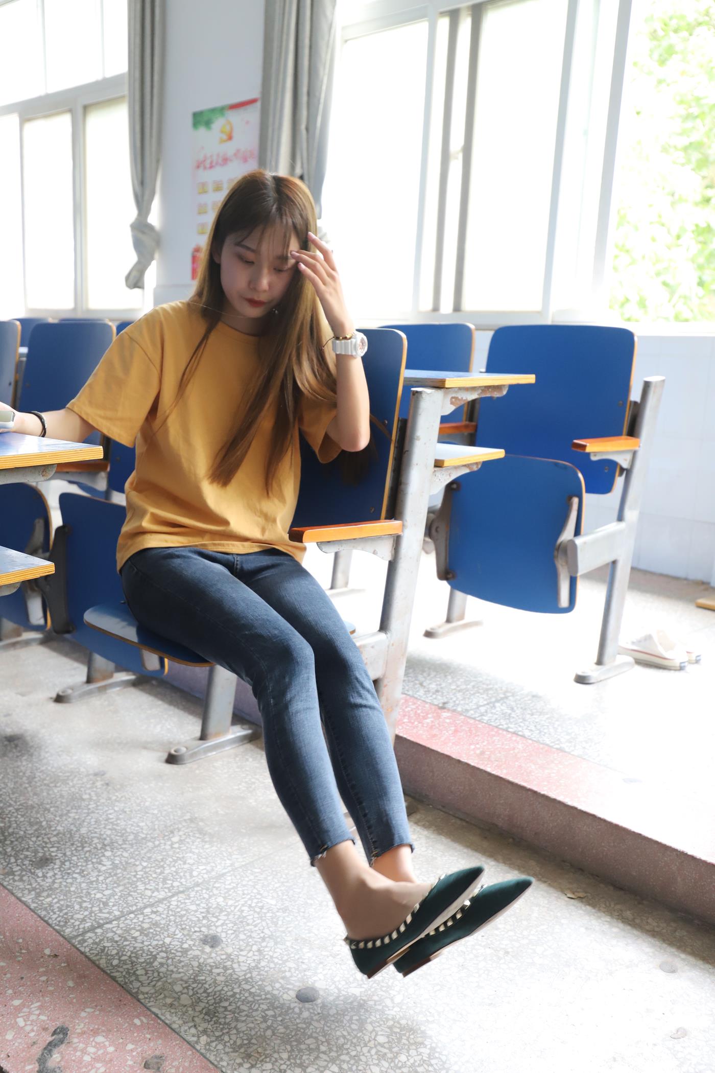 图片[30]-大西瓜爱牙膏-2020 01X活动 模特1（一） 教室牛仔裤里丝 (1) [84P] – 速更版-美库