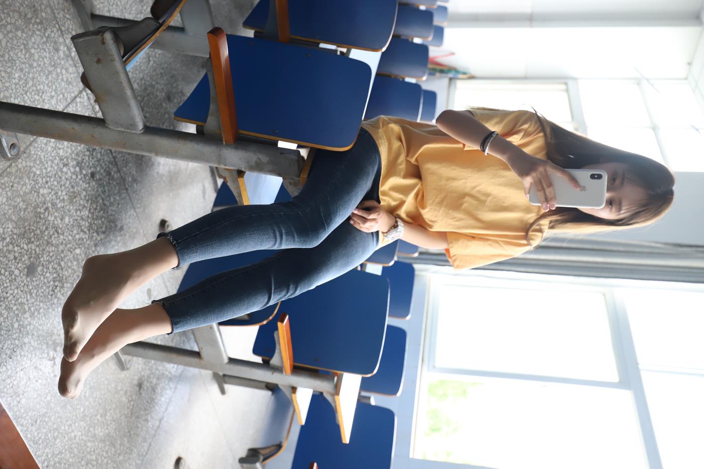 图片[22]-大西瓜爱牙膏-2020 01X活动 模特1（一） 教室牛仔裤里丝 (2) [70P] – 速更版-美库