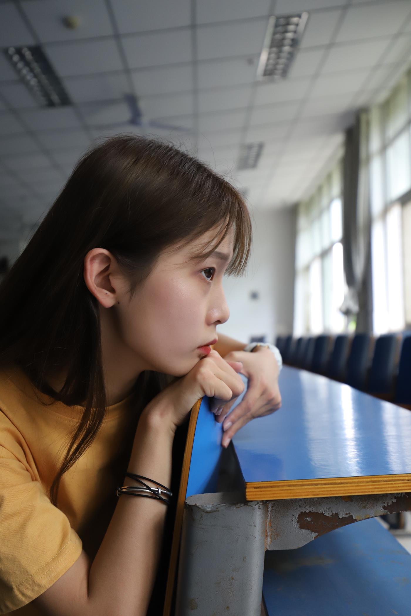 图片[31]-大西瓜爱牙膏-2020 01X活动 模特1（一） 教室牛仔裤里丝 (1) [84P] – 速更版-美库