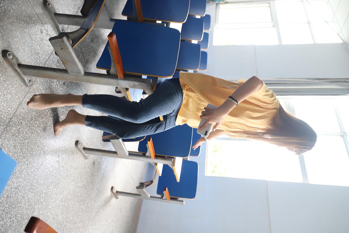 图片[25]-大西瓜爱牙膏-2020 01X活动 模特1（一） 教室牛仔裤里丝 (2) [70P] – 速更版-美库