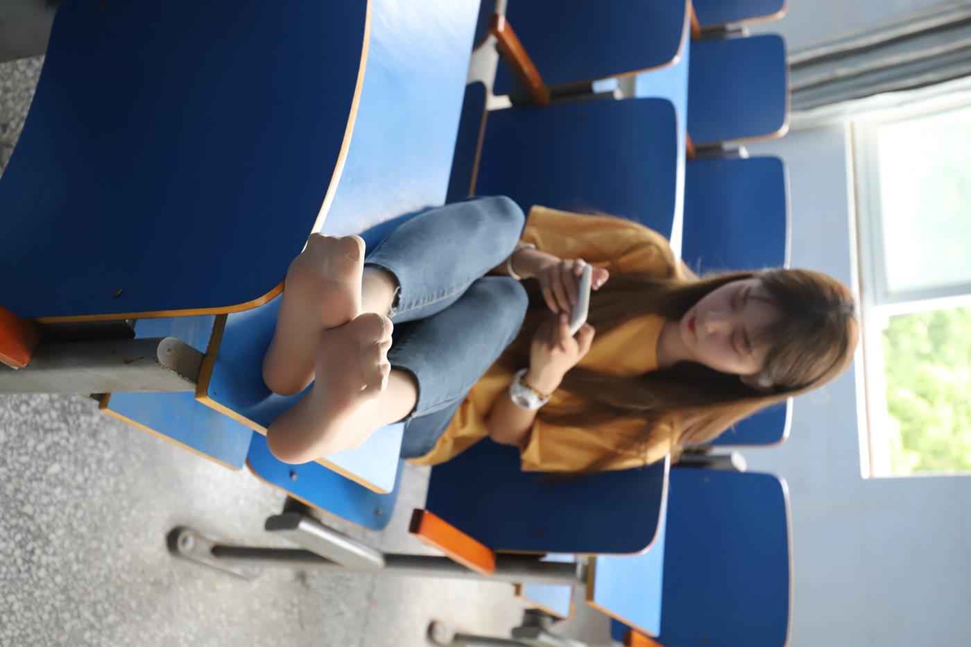 图片[31]-大西瓜爱牙膏-2020 01X活动 模特1（一） 教室牛仔裤里丝 (2) [70P] – 速更版-美库