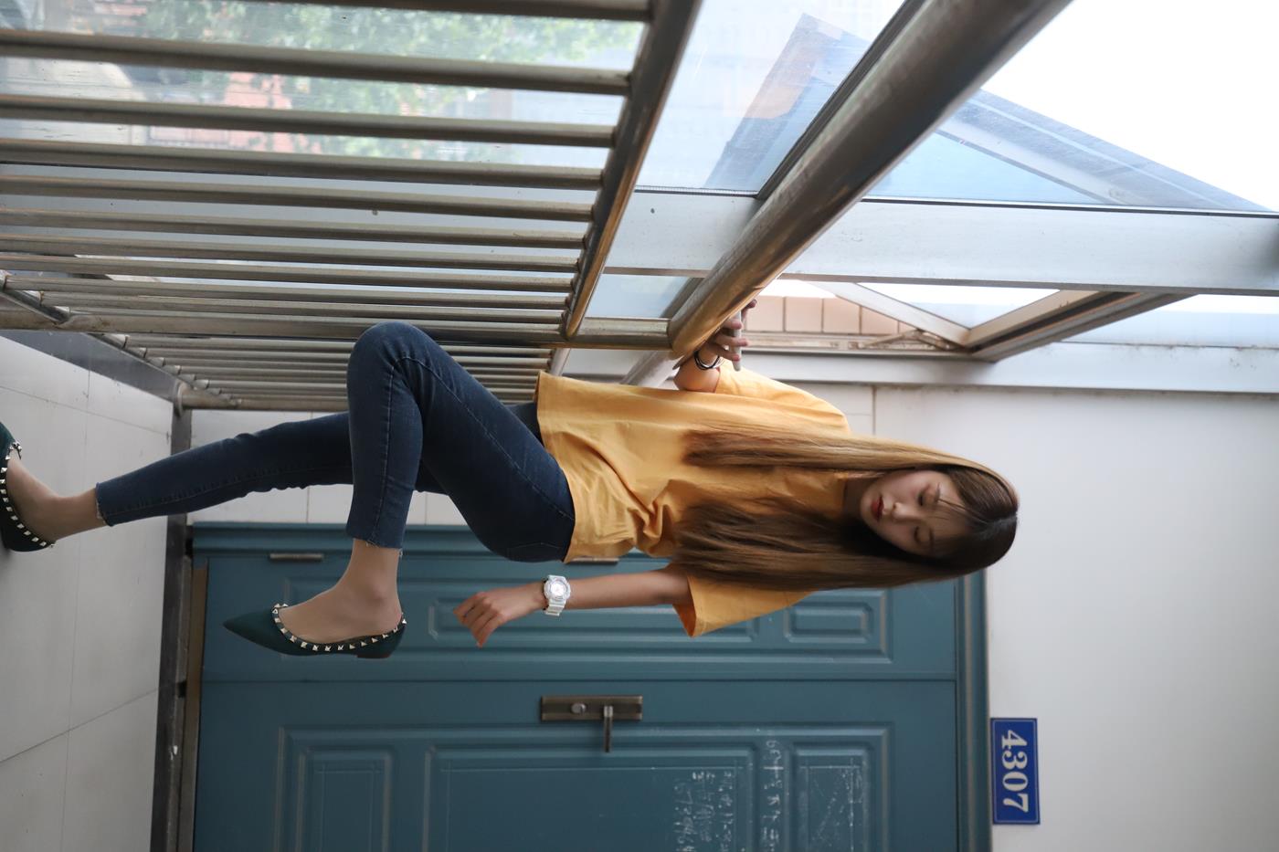 图片[41]-大西瓜爱牙膏-2020 01X活动 模特1（一） 教室牛仔裤里丝 (1) [84P] – 速更版-美库