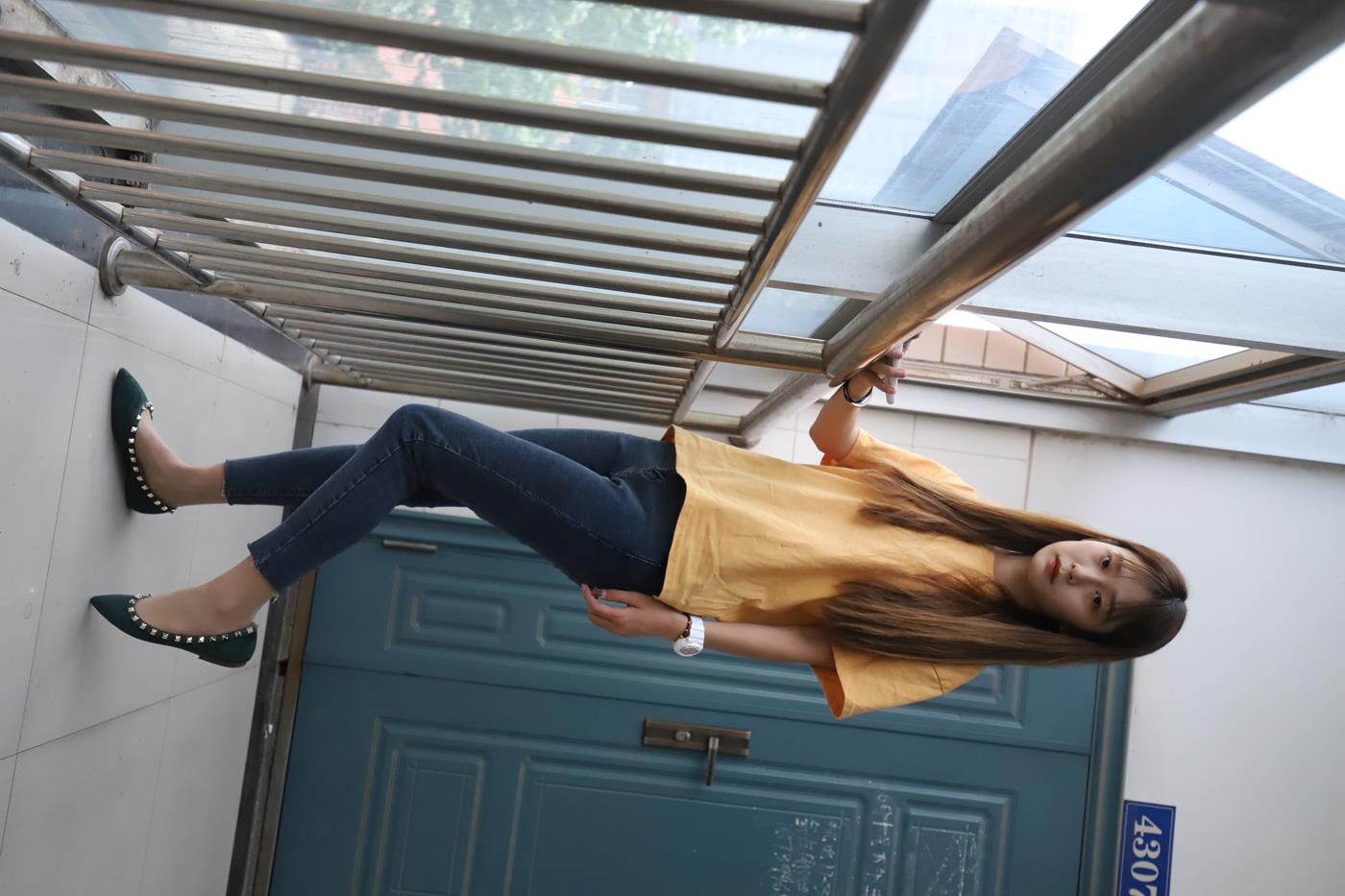 图片[43]-大西瓜爱牙膏-2020 01X活动 模特1（一） 教室牛仔裤里丝 (1) [84P] – 速更版-美库