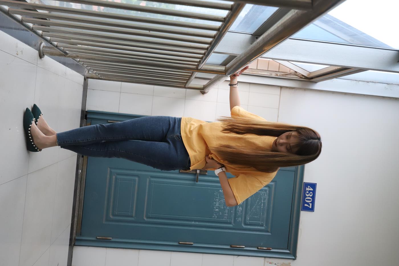 图片[46]-大西瓜爱牙膏-2020 01X活动 模特1（一） 教室牛仔裤里丝 (1) [84P] – 速更版-美库