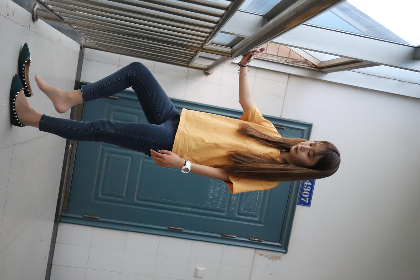 图片[51]-大西瓜爱牙膏-2020 01X活动 模特1（一） 教室牛仔裤里丝 (1) [84P] – 速更版-美库