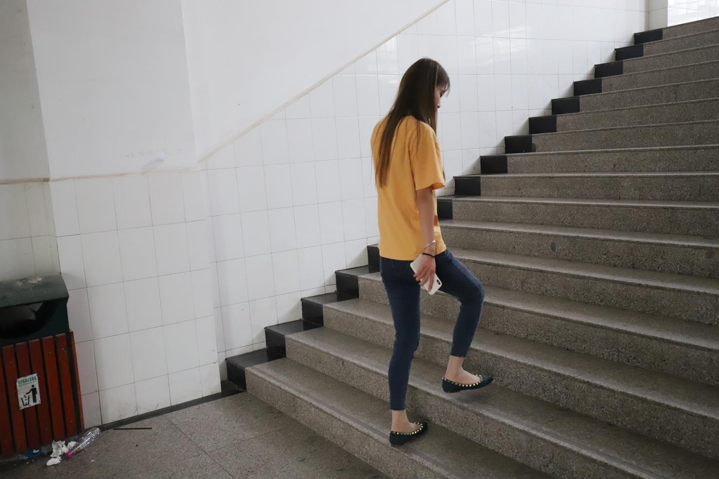 图片[54]-大西瓜爱牙膏-2020 01X活动 模特1（一） 教室牛仔裤里丝 (1) [84P] – 速更版-美库