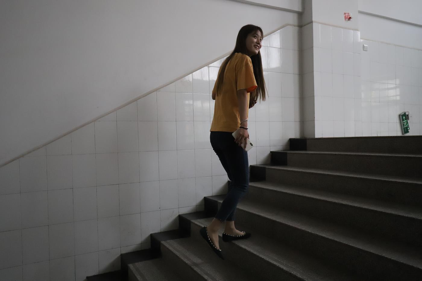 图片[57]-大西瓜爱牙膏-2020 01X活动 模特1（一） 教室牛仔裤里丝 (1) [84P] – 速更版-美库