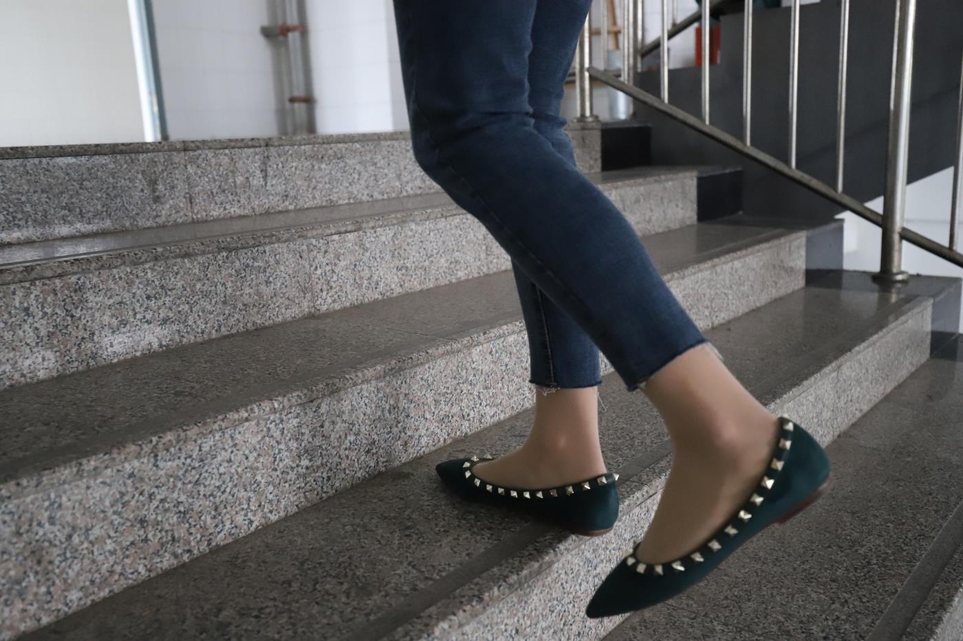 图片[65]-大西瓜爱牙膏-2020 01X活动 模特1（一） 教室牛仔裤里丝 (1) [84P] – 速更版-美库