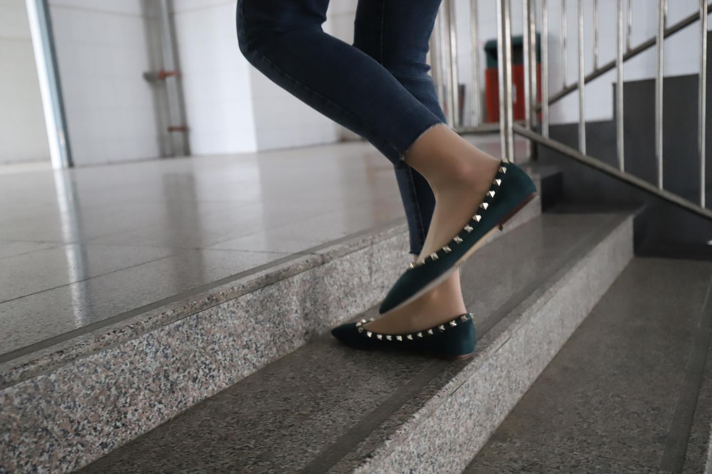 图片[69]-大西瓜爱牙膏-2020 01X活动 模特1（一） 教室牛仔裤里丝 (1) [84P] – 速更版-美库