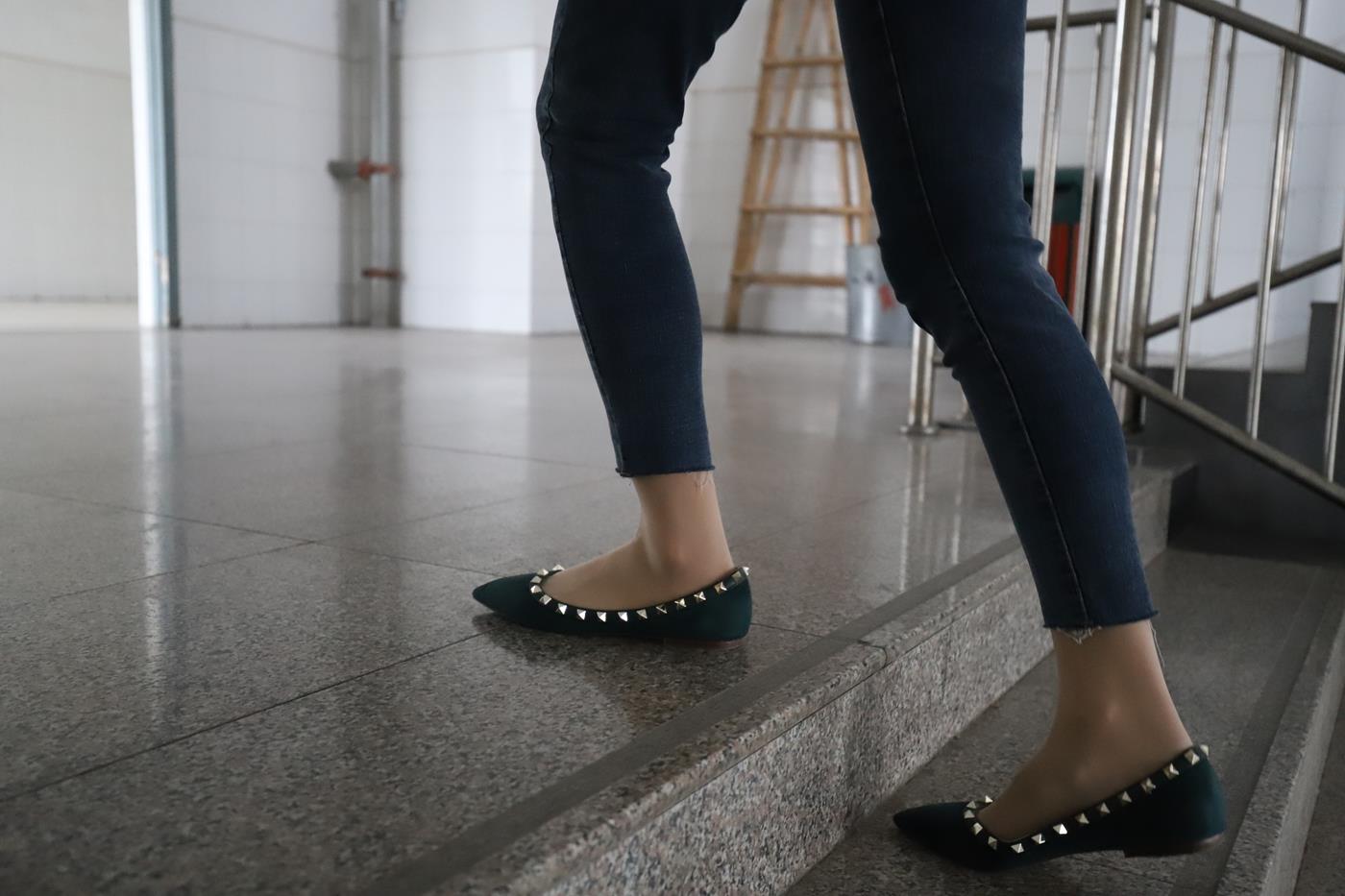 图片[71]-大西瓜爱牙膏-2020 01X活动 模特1（一） 教室牛仔裤里丝 (1) [84P] – 速更版-美库