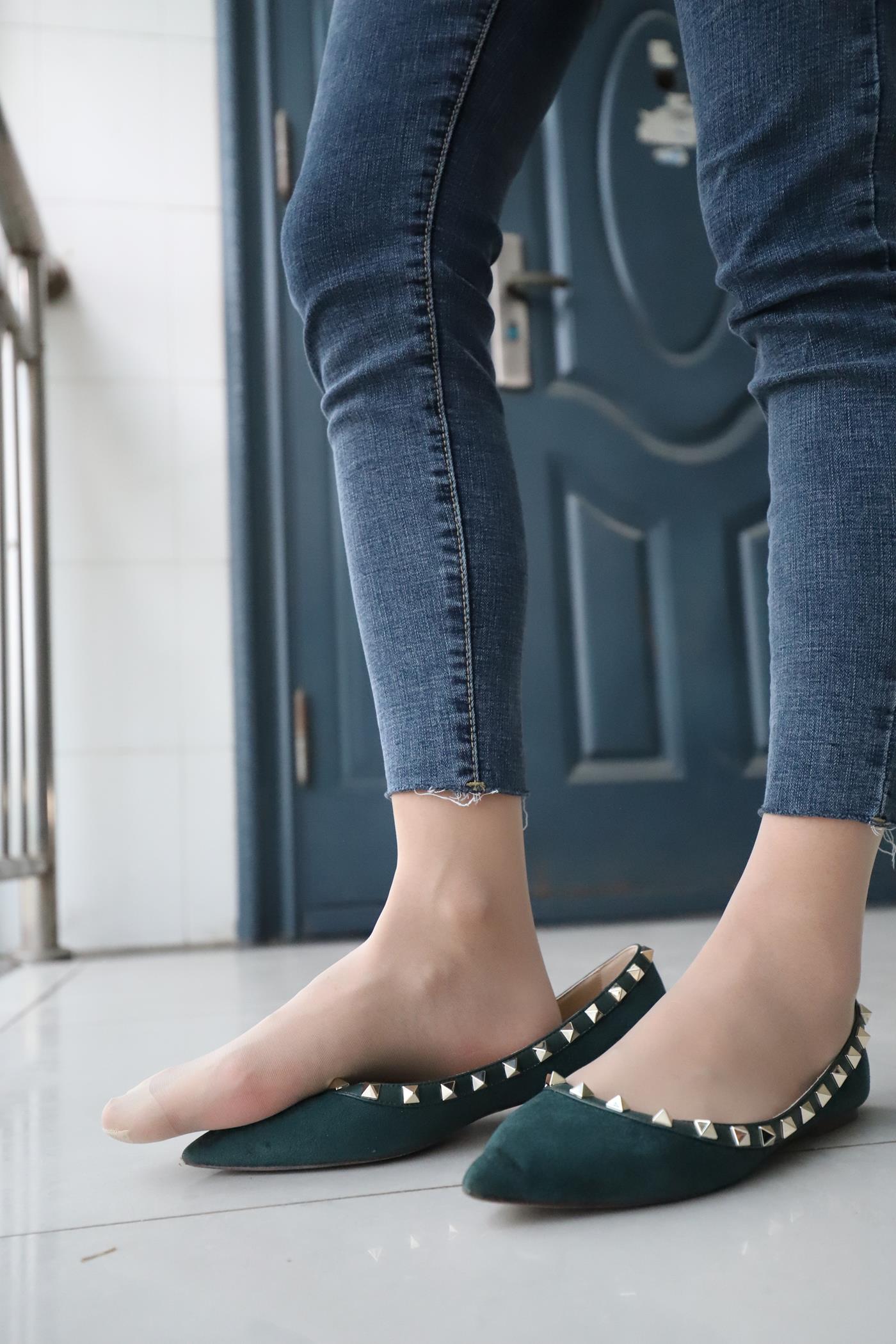 图片[80]-大西瓜爱牙膏-2020 01X活动 模特1（一） 教室牛仔裤里丝 (1) [84P] – 速更版-美库