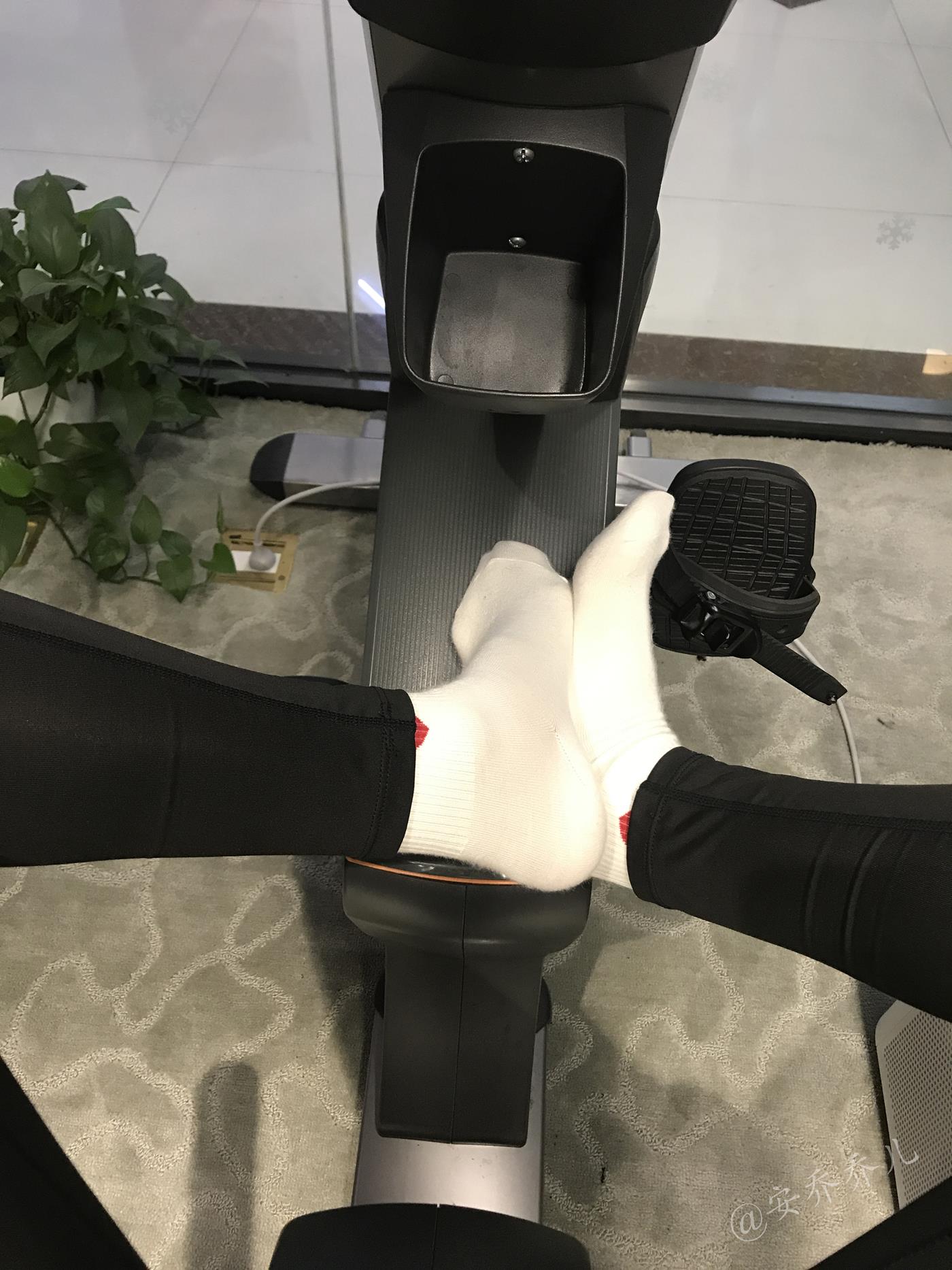 图片[53]-安乔乔儿(Nia乔乔) 健身房白袜[135P] – 速更版-美库