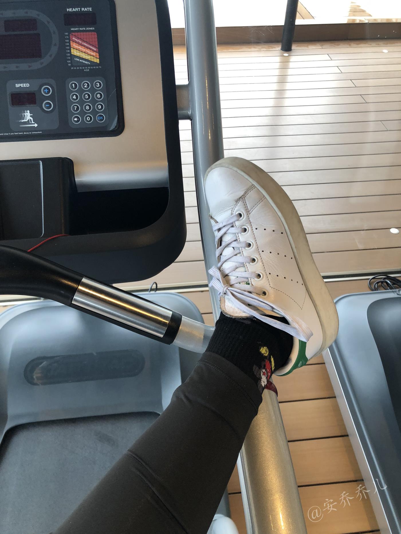 图片[135]-安乔乔儿(Nia乔乔) 健身房白袜[135P] – 速更版-美库