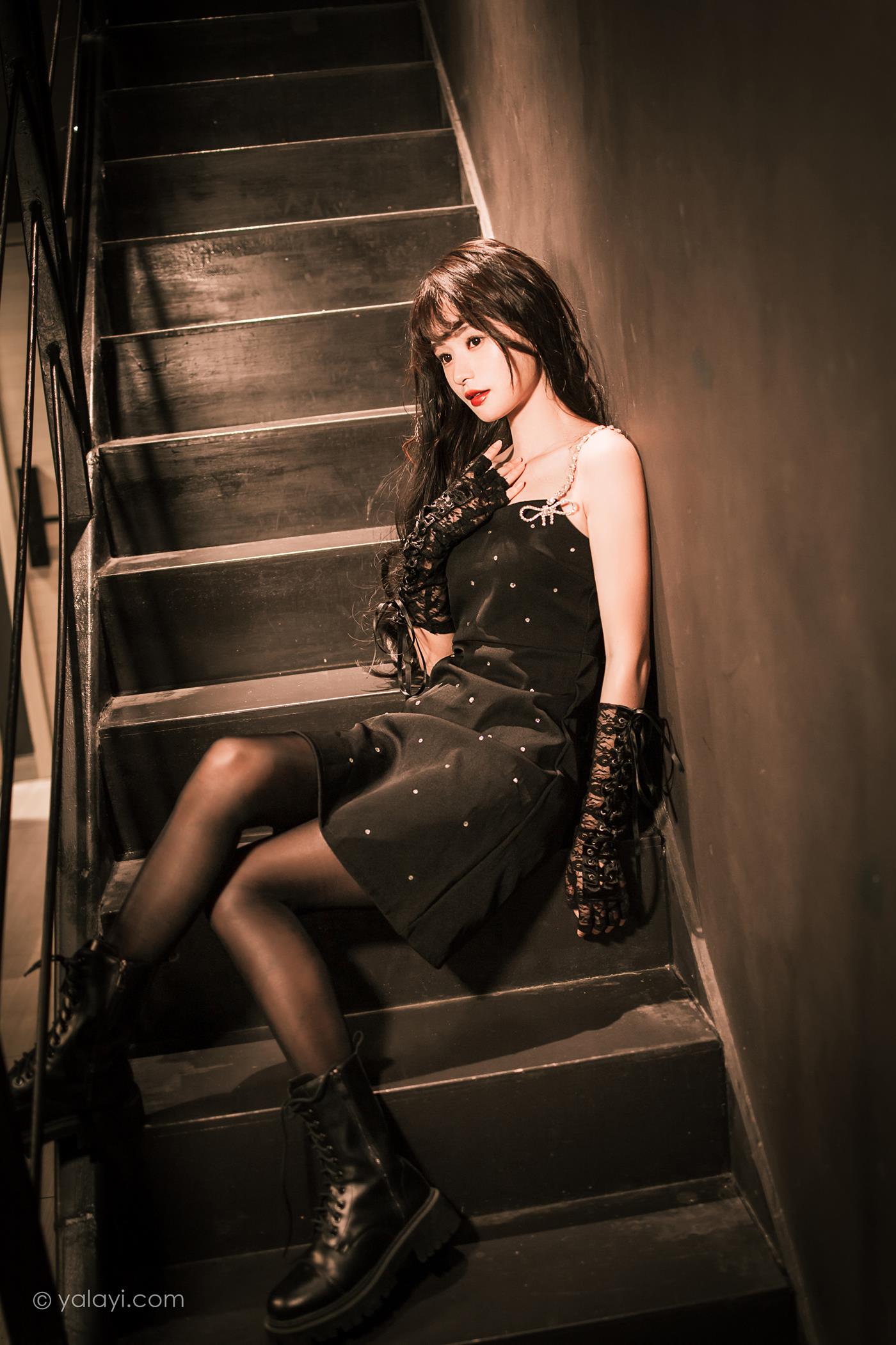 图片[21]-[YALAYI雅拉伊] 2022.11.22 NO.986 一丝忧郁 小亭[46P] – 速更版-美库