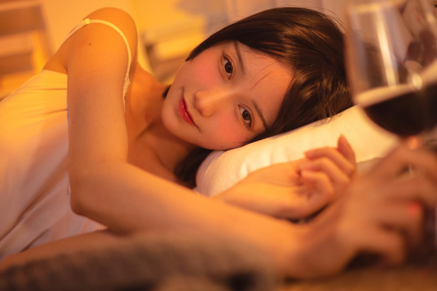 图片[28]-萌系小姐姐木绵绵OwO 049 红酒好喝 [28P] – 速更版-美库