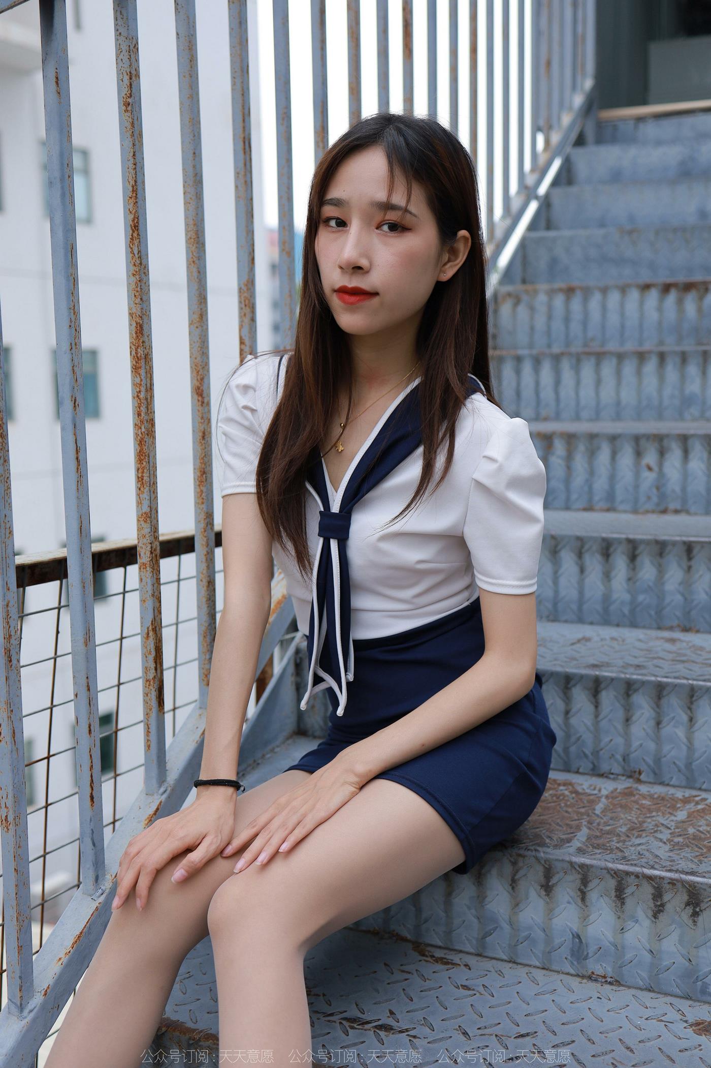 图片[32]-[IESS异思趣向] 2022.06.20 丝享家1123：美子《楼梯上的美腿》[88P] – 速更版-美库