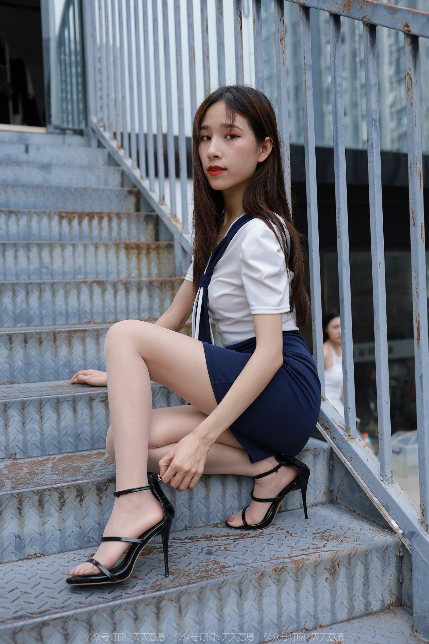 图片[45]-[IESS异思趣向] 2022.06.20 丝享家1123：美子《楼梯上的美腿》[88P] – 速更版-美库