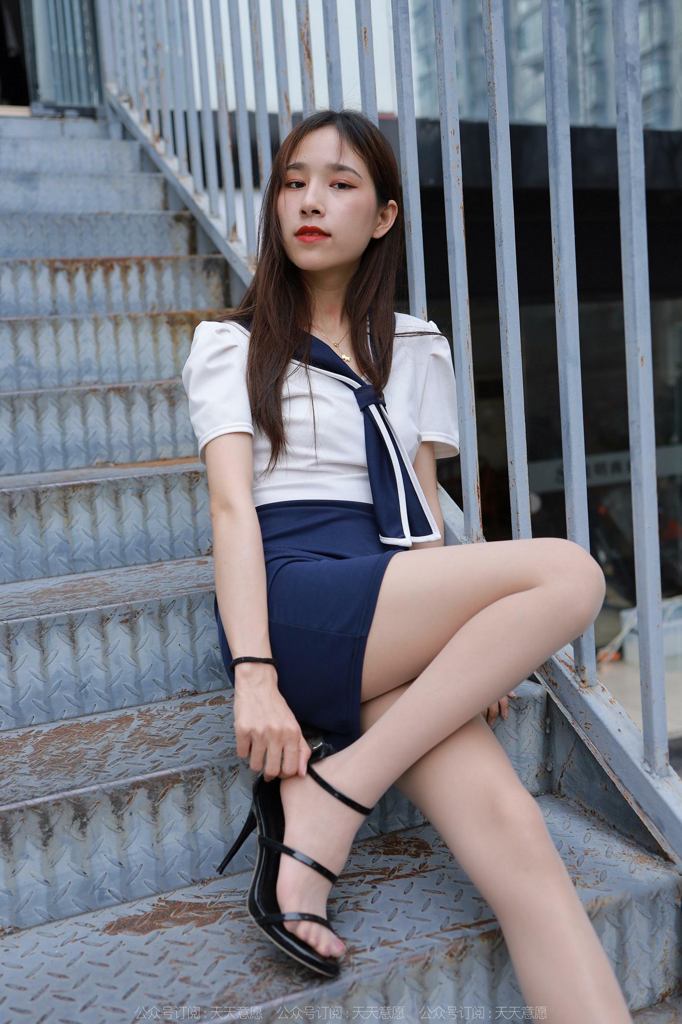 图片[59]-[IESS异思趣向] 2022.06.20 丝享家1123：美子《楼梯上的美腿》[88P] – 速更版-美库