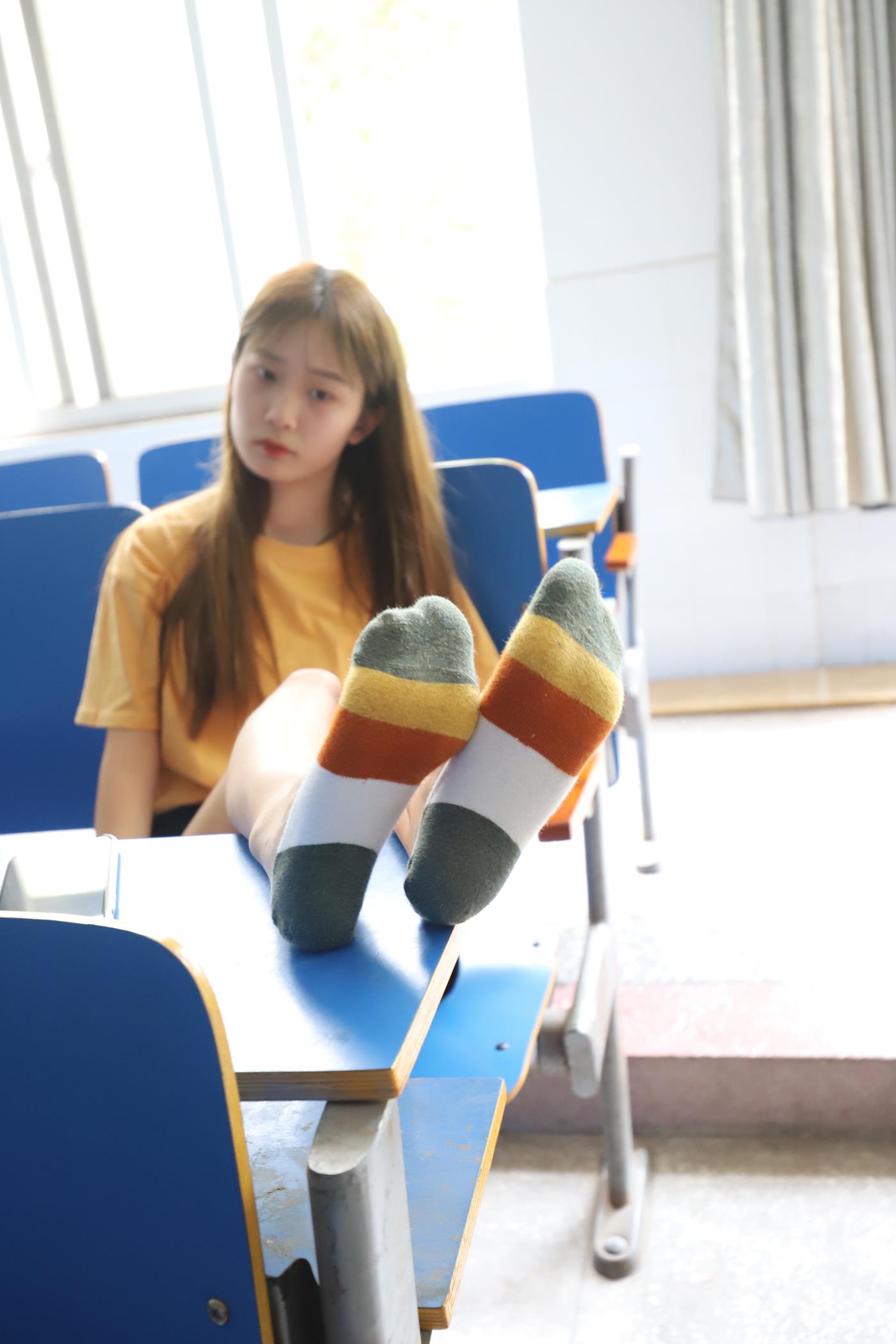 图片[41]-大西瓜爱牙膏-2020 01X活动 模特1（一） 教室热裤短袜 (3) [54P] – 速更版-美库