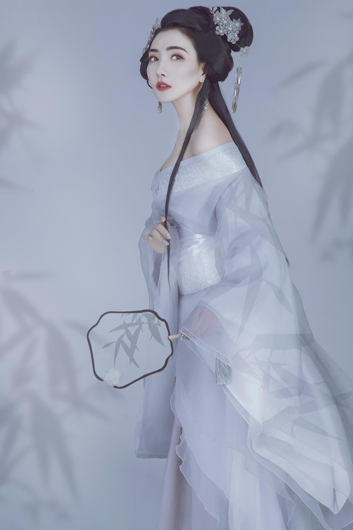 图片[22]-[YITUYU艺图语] 2022.01.06 清月盈 唯宝 [22P] – 速更版-美库