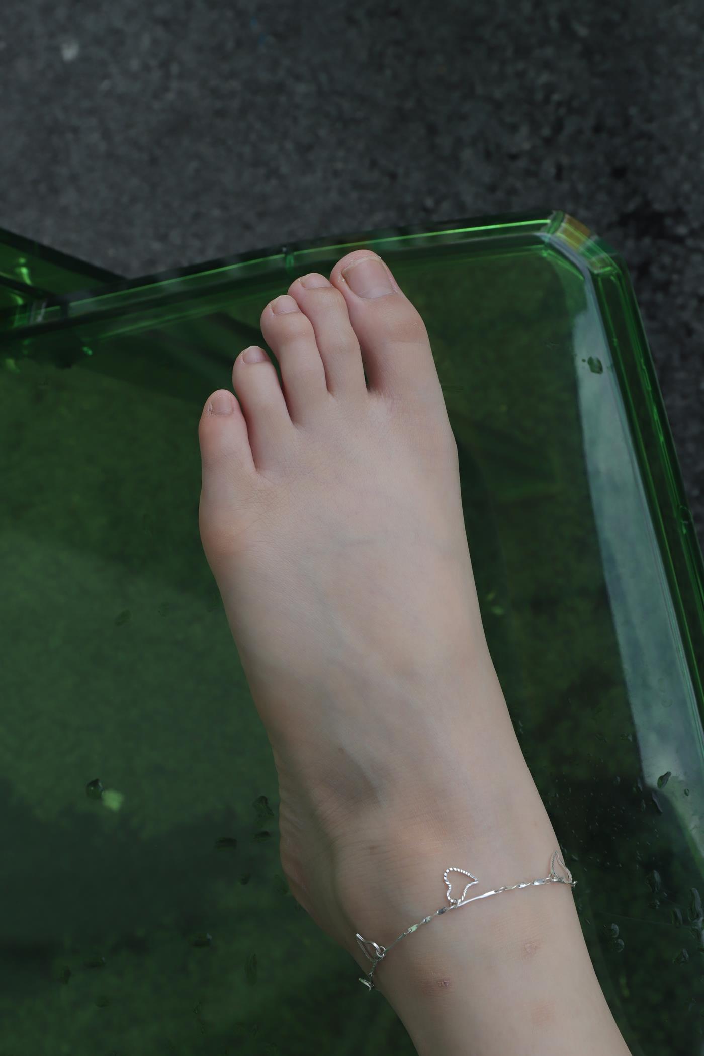 图片[14]-Pary摄影 NO.002 大学生女神素萍的38码修长美脚 (1) [84P] – 速更版-美库