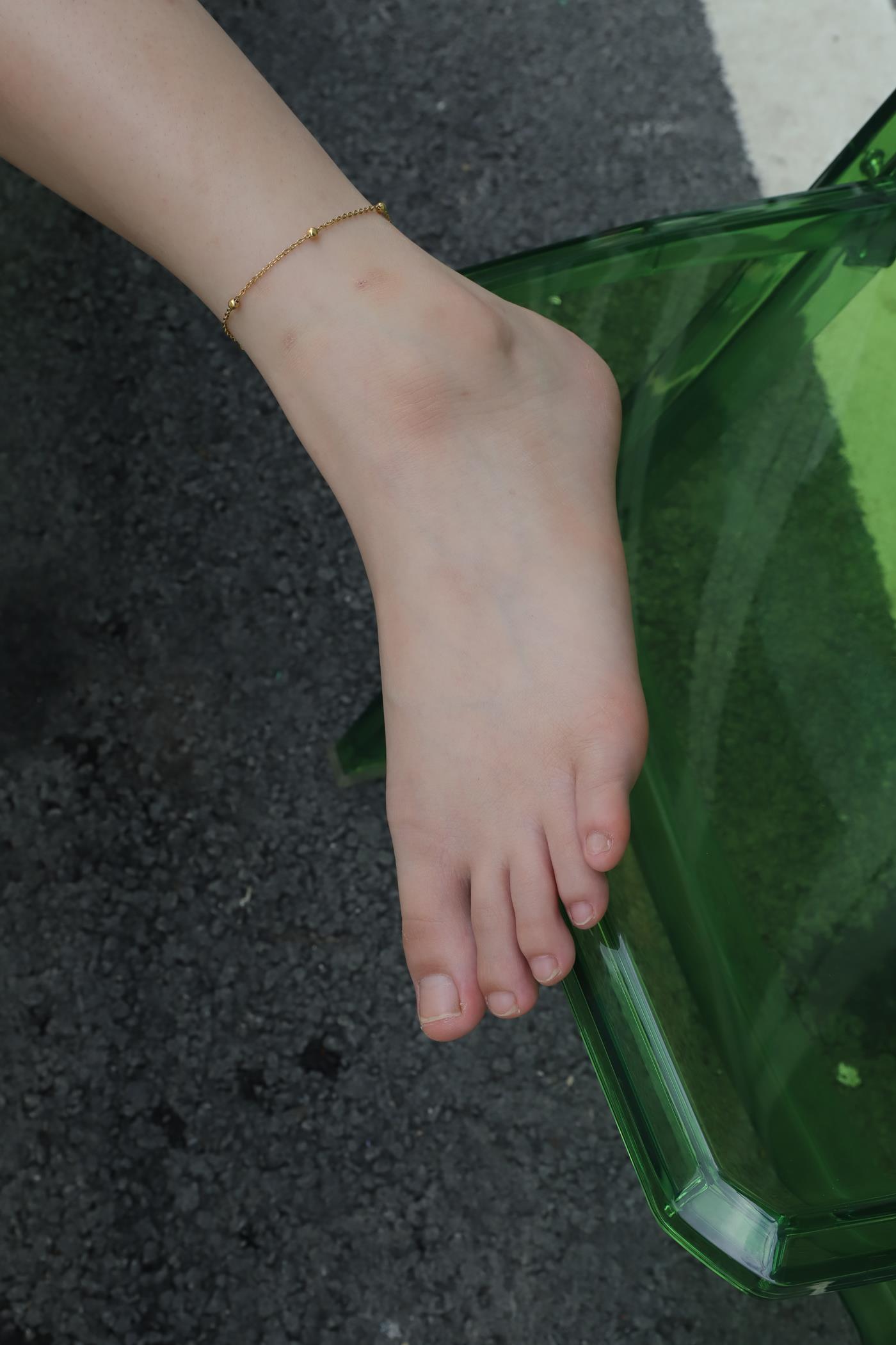 图片[57]-Pary摄影 NO.002 大学生女神素萍的38码修长美脚 (2) [87P] – 速更版-美库