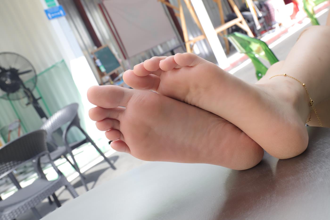 图片[66]-Pary摄影 NO.002 大学生女神素萍的38码修长美脚 (2) [87P] – 速更版-美库