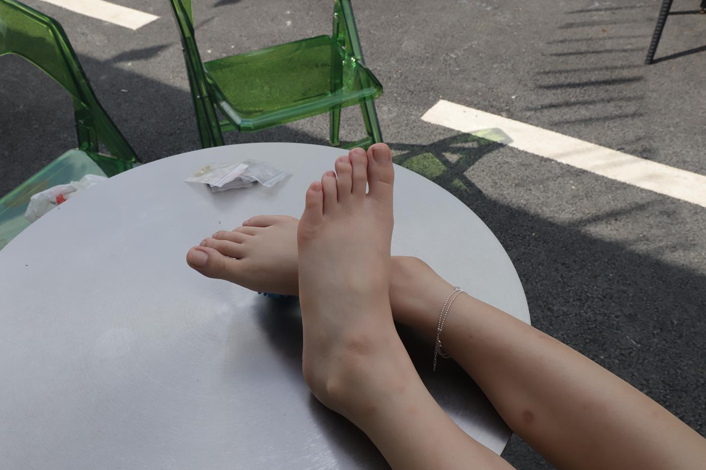 图片[70]-Pary摄影 NO.002 大学生女神素萍的38码修长美脚 (2) [87P] – 速更版-美库