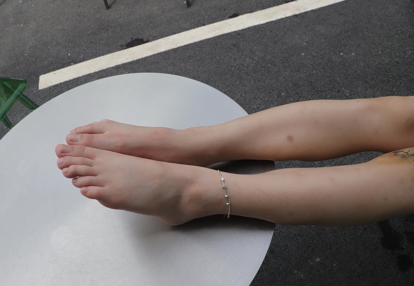 图片[61]-Pary摄影 NO.002 大学生女神素萍的38码修长美脚 (1) [84P] – 速更版-美库