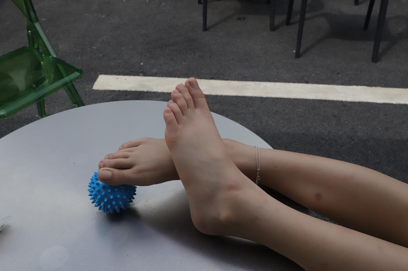 图片[73]-Pary摄影 NO.002 大学生女神素萍的38码修长美脚 (2) [87P] – 速更版-美库